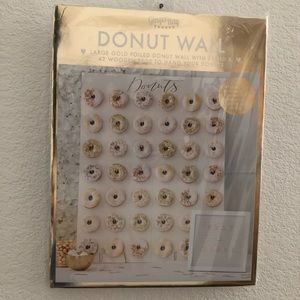 Ginger Ray Donut Wall. Never used/open.